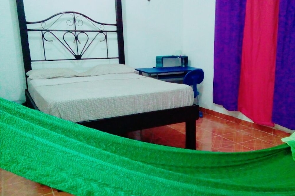 HOSTAL VILLA MERCEDES (HABITACION TAUCH)