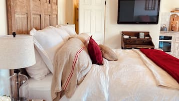 1 bedroom, in-room safe, desk, iron/ironing board