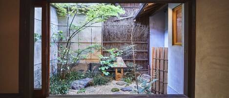 Casa tradicional (Private Vacation Home) | Vista del jardí