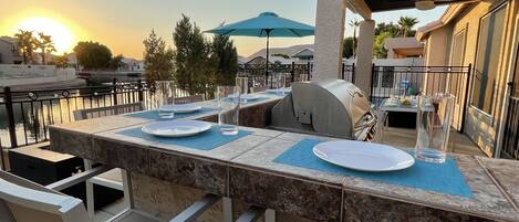 Outdoor dining