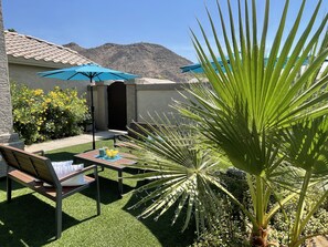 Property grounds - Luxury Lakeside Home! Private Pool, Dock, Outdoor Kitchen, & Private Courtyard! (Glendale)