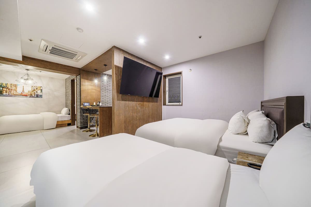 Familienzimmer | Kostenloses WLAN, Bettwäsche