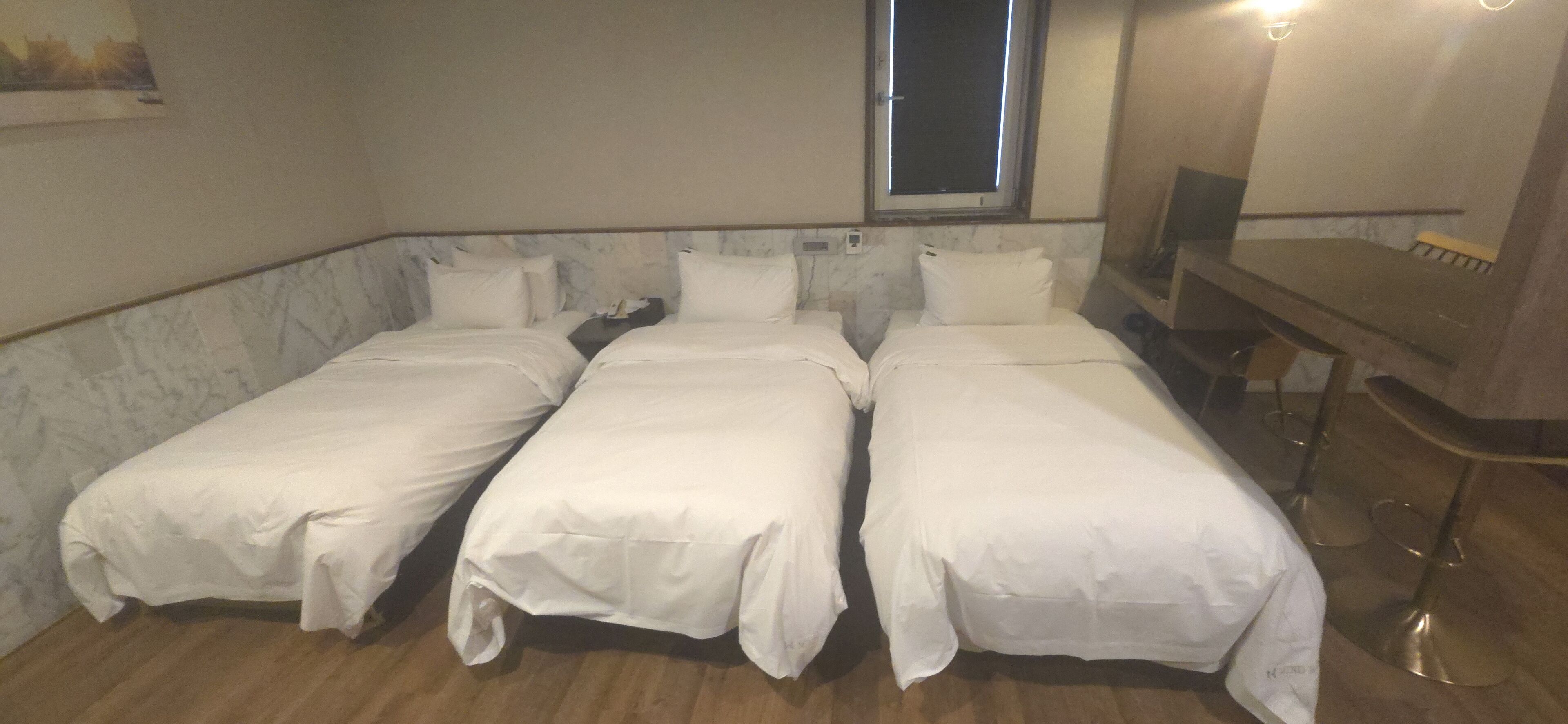 Værelse til 3 personer | Gratis Wi-Fi, sengetøj