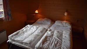 2 bedrooms, WiFi (free)