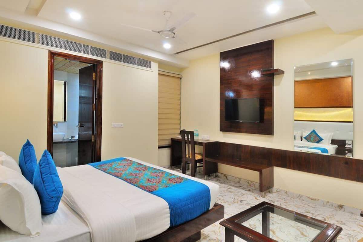 Standard Room | Laptop workspace, WiFi (free)