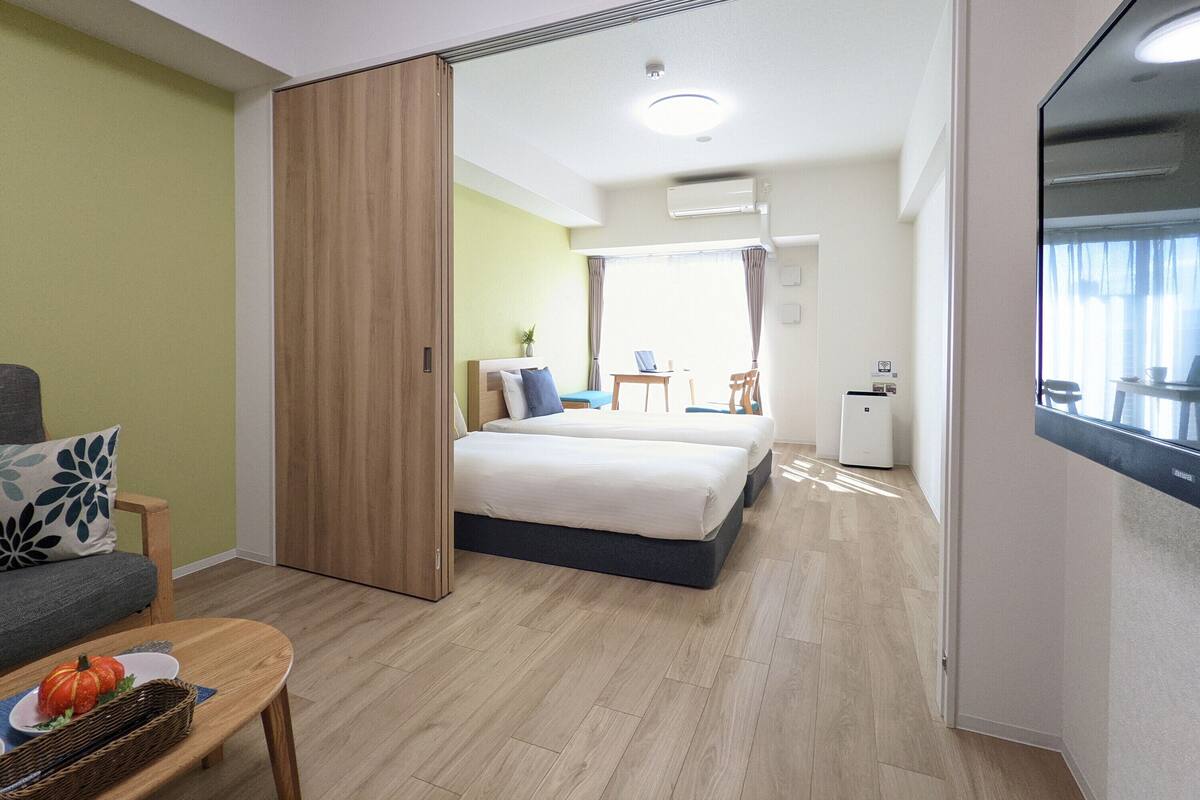 Comfort Apartment, 2 Twin Beds, Non Smoking | Premium bedding, blackout drapes, iron/ironing board (on request)