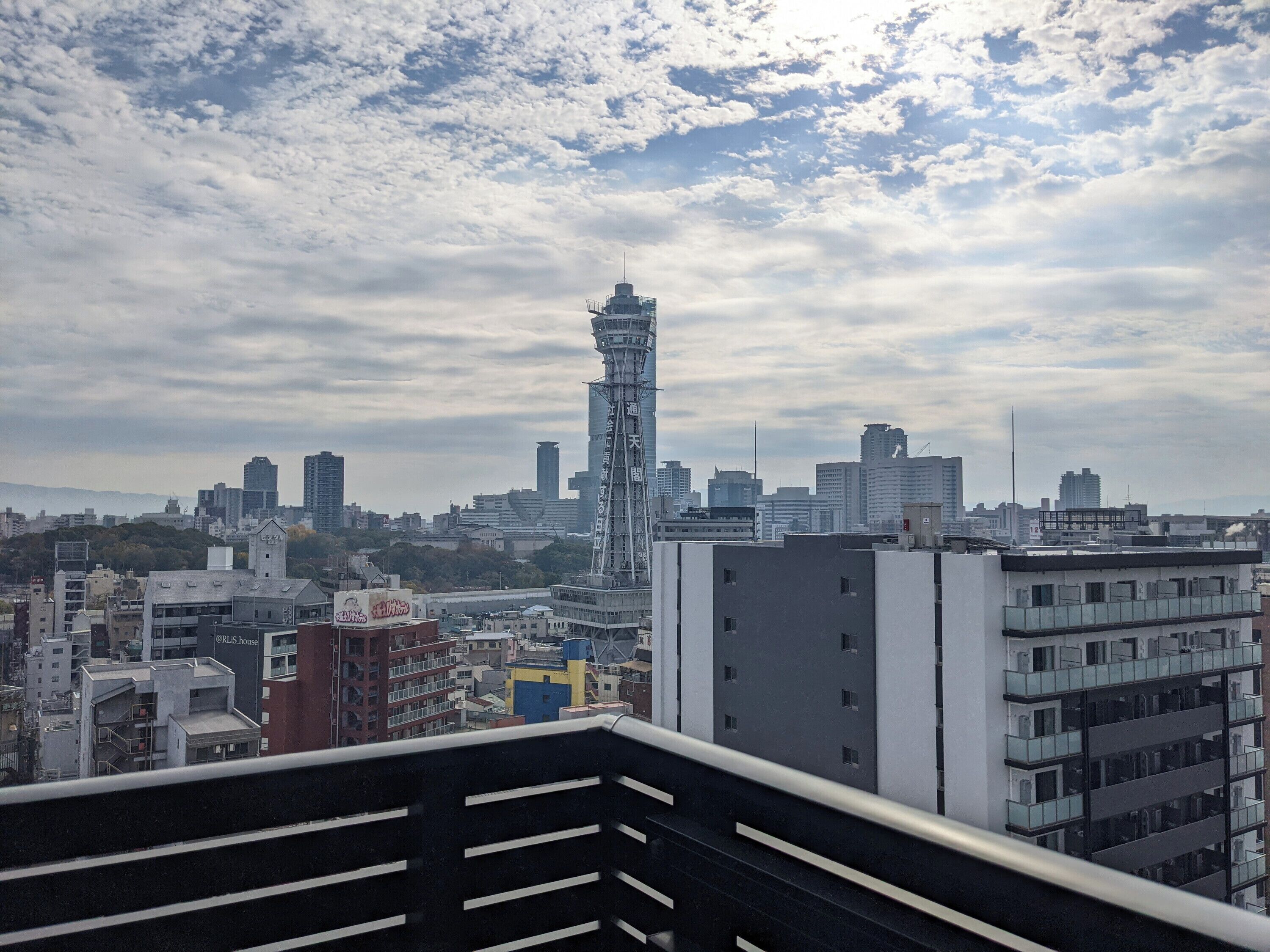 Kamar Quadruple Deluks, Beberapa Tempat Tidur, Bebas Asap Rokok, pemandangan kota | Pemandangan dari kamar