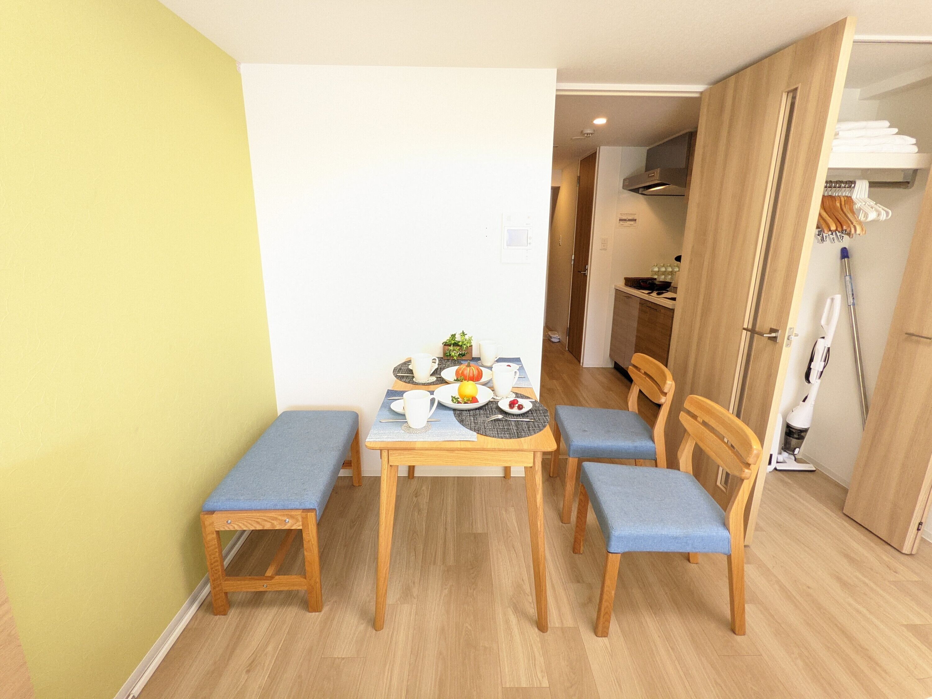 Superior Grand Family Room Non Smoking | Living area | 43-inch flat-screen TV with digital channels, TV