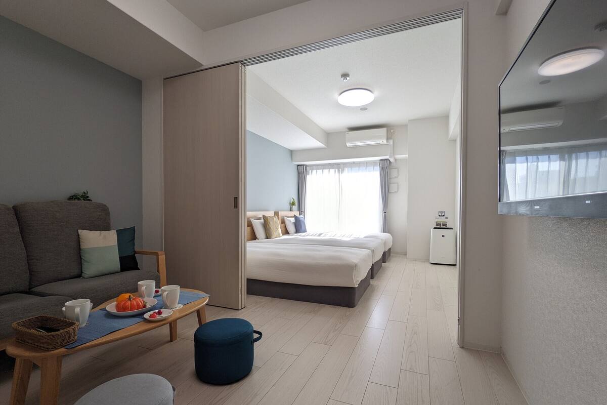 Superior Apartment, 3 Twin Beds, Non Smoking | Premium bedding, blackout drapes, iron/ironing board (on request)