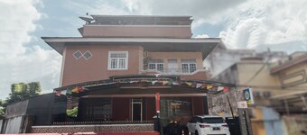 OYO 2010 Satria Guest House