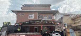 OYO 2010 Satria Guest House