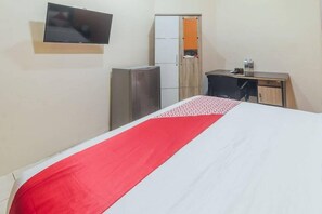 Room - OYO 2010 Satria Guest House (Ambon)