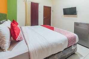 Room - OYO 2010 Satria Guest House (Ambon)