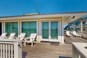 Terrace/patio - South Beach Oceanfront Home w/Stunning Views, Wraparound Deck, Tons of Natural Light, BHI Club (Bald Head Island)