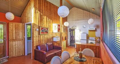 CROFT COTTAGE near Hepburn Mineral Springs Reserve