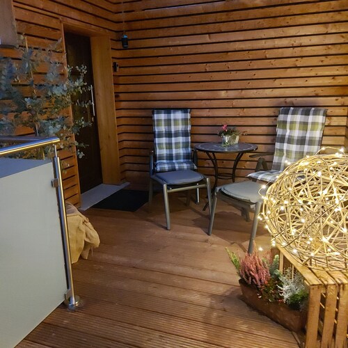 OK vacation apartment with separate entrance and covered terrace