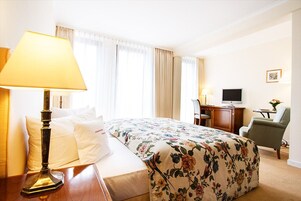 Habitación estándar doble | Ropa de cama hipoalergénica y escritorio