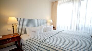 Triple Room | Hypo-allergenic bedding, desk, laptop workspace, soundproofing