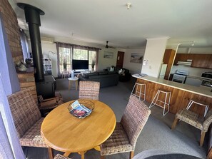 Smart TV, fireplace, DVD player, stereo