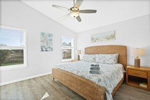 4 habitaciones, tabla de planchar con plancha, wifi y ropa de cama 