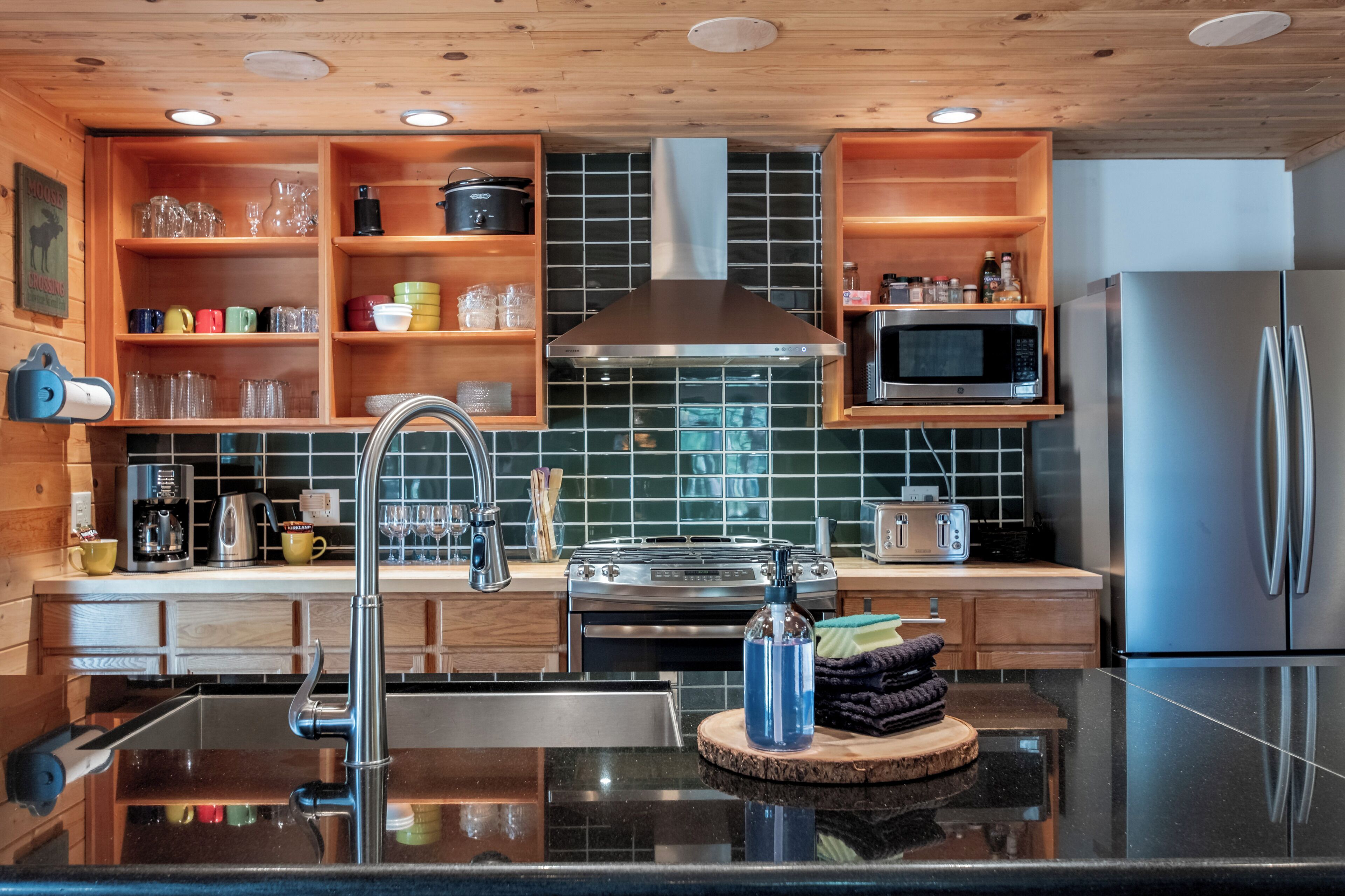 Pine Acres-Hot Tub, Wi-Fi, Acre, Grill, Firepit