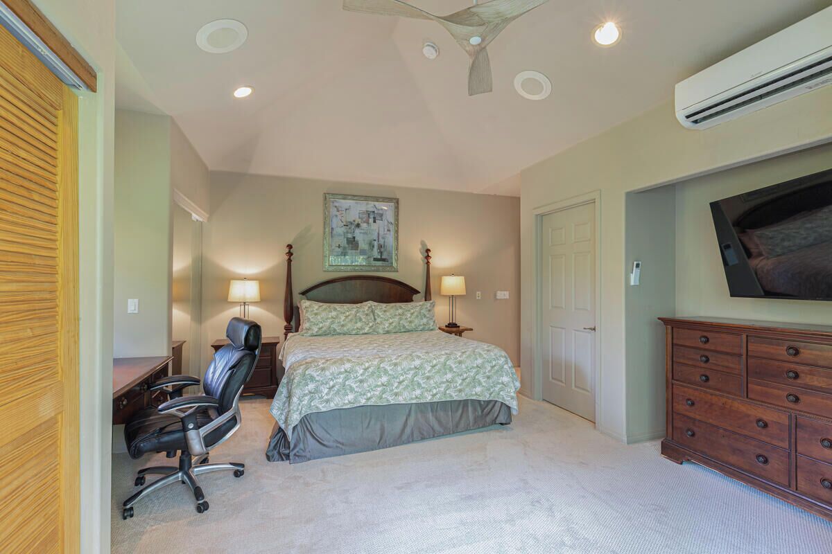 Luxury Beachfront Home in Haena - Photo 4