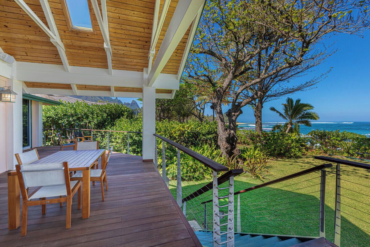 Luxury Beachfront Home in Haena - Photo 21