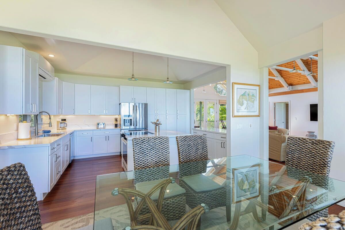 Luxury Beachfront Home in Haena - Photo 9