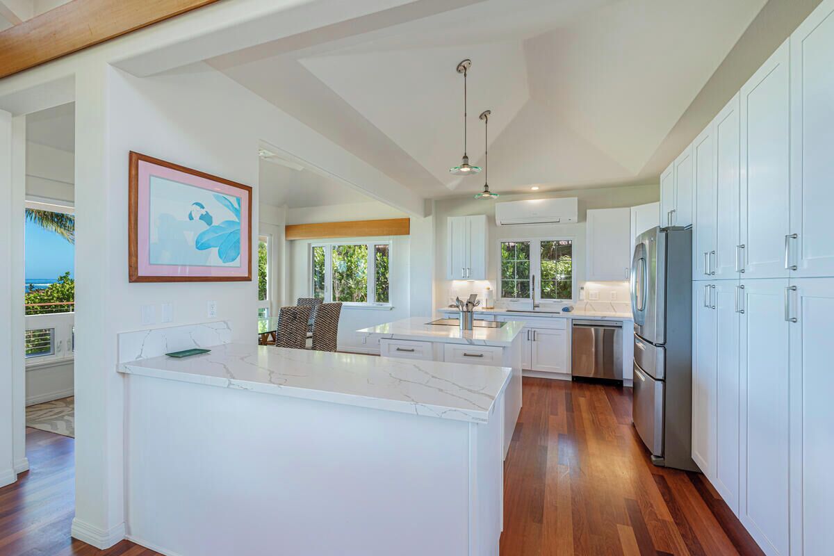 Luxury Beachfront Home in Haena - Photo 8