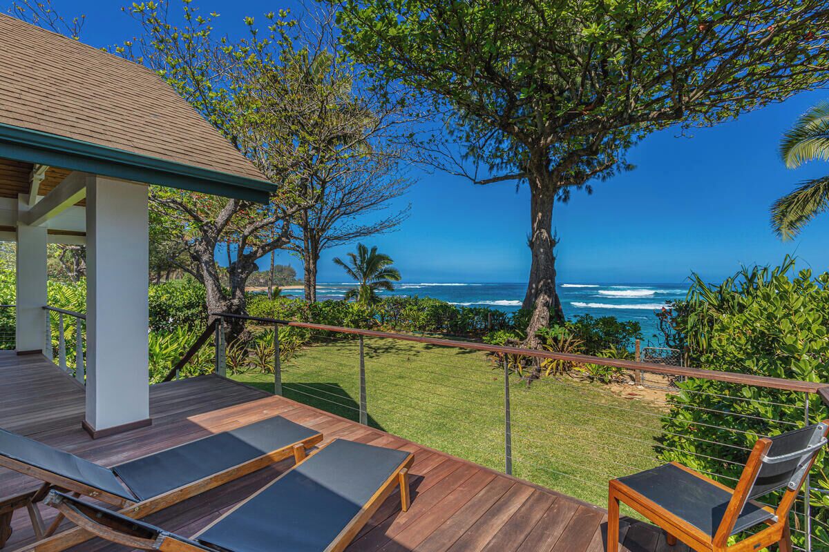 Luxury Beachfront Home in Haena - Photo 19