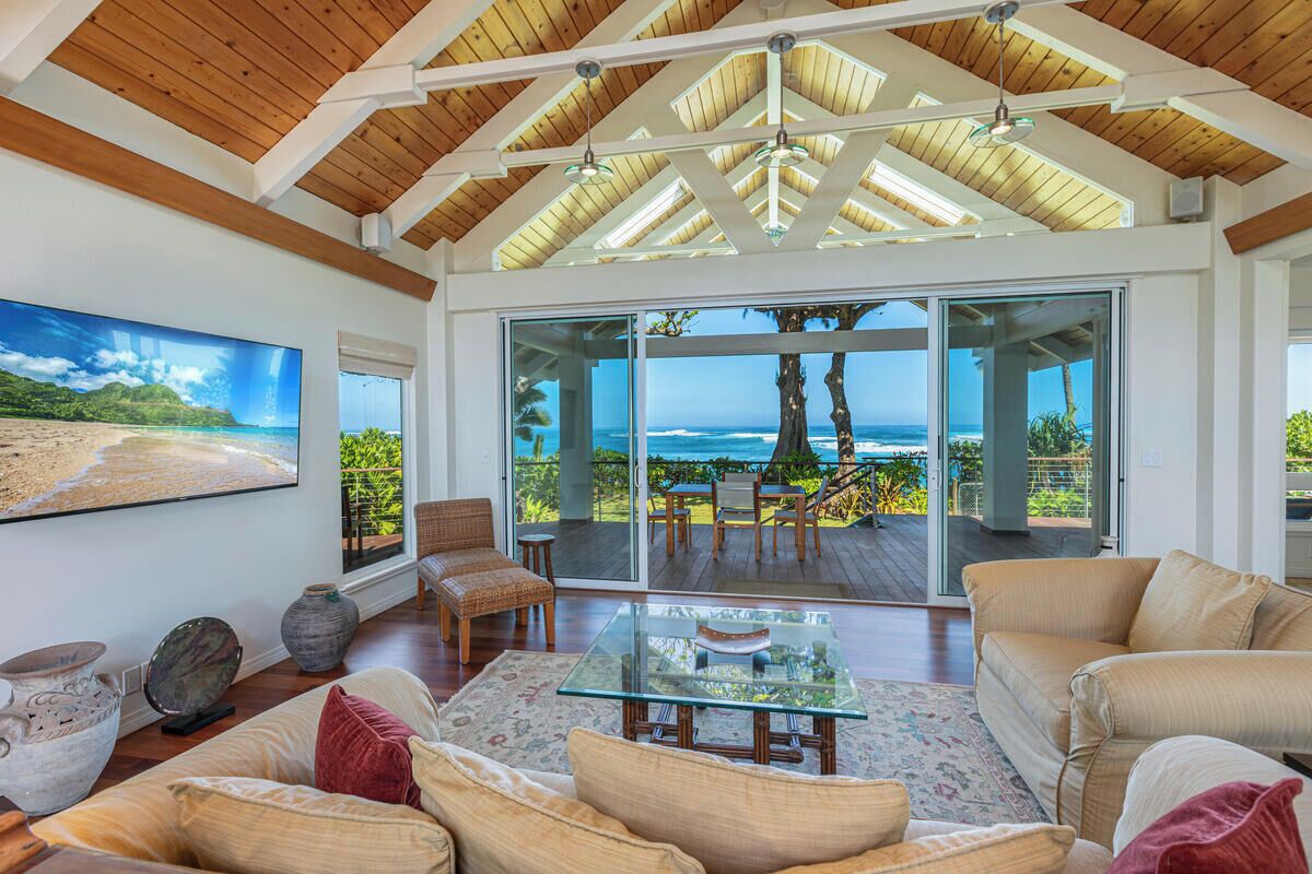 Luxury Beachfront Home in Haena - Photo 25