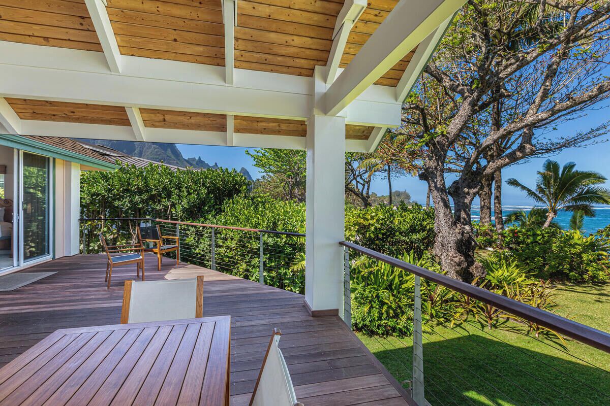 Luxury Beachfront Home in Haena - Photo 20