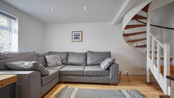 Cottage | Living area | Flat-screen TV