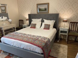 4 dormitorios, tabla de planchar con plancha, wifi gratis y ropa de cama