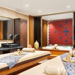 Couples treatment rooms, sauna, hot tub, steam room, Turkish bath