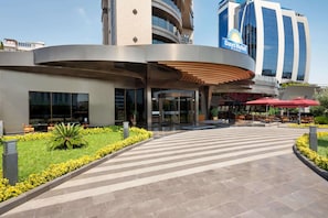 Exterior - Days Hotel by Wyndham Istanbul Maltepe (Istanbul)