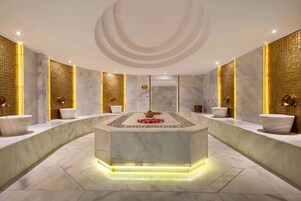 Sale per trattamenti di coppia, sauna, vasca idromassaggio, bagno turco