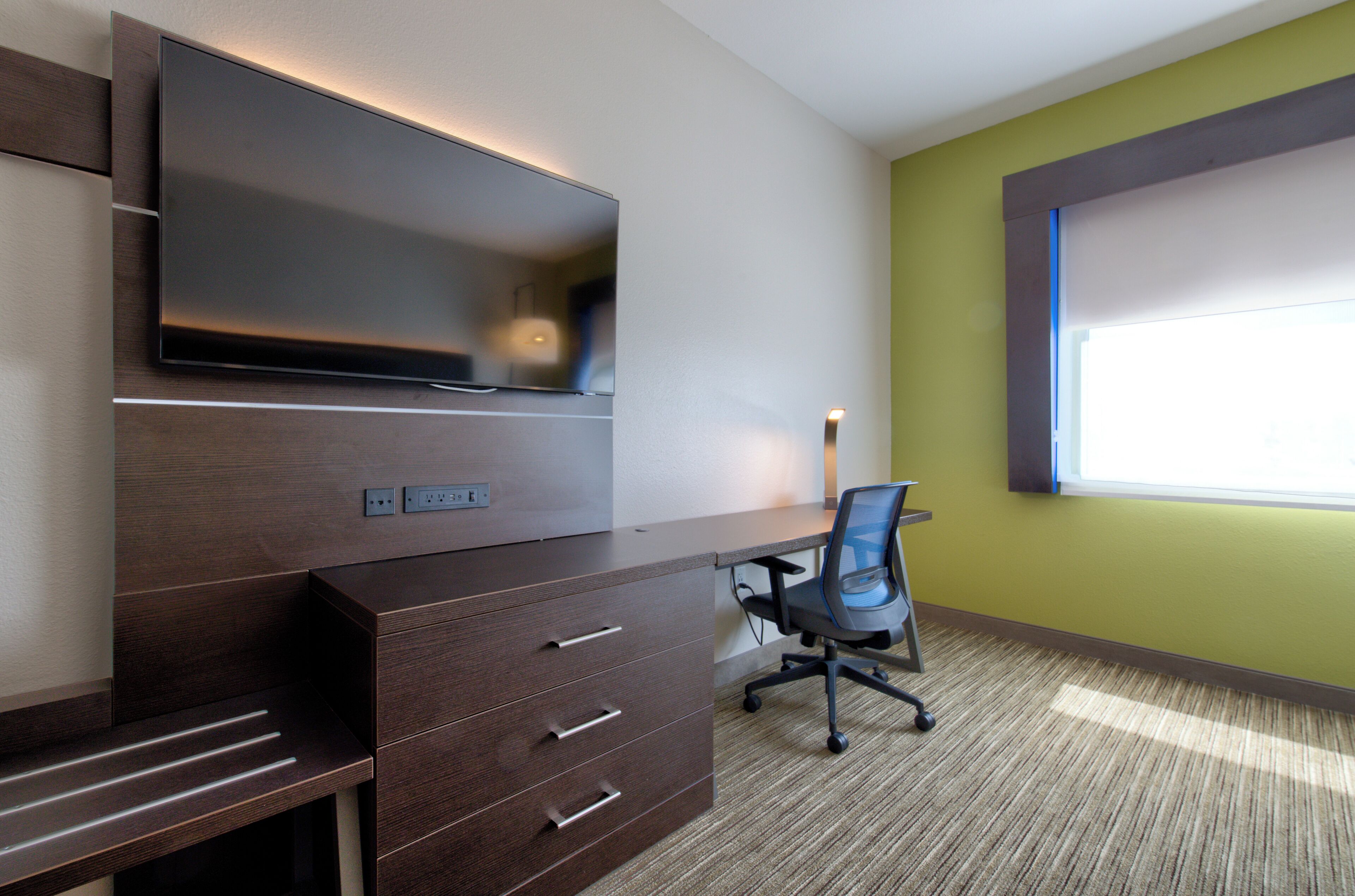 1 bedroom, minibar, in-room safe, desk