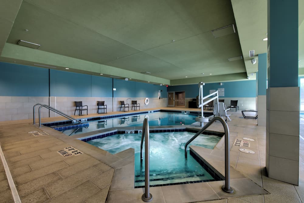 Holiday Inn Express & Suites Onalaska La Crosse Area by IHG