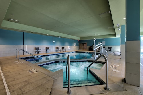 Holiday Inn Express & Suites Onalaska La Crosse Area by IHG