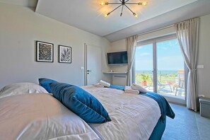 3 soverom, safe på rommet, skrivebord og strykejern/-brett