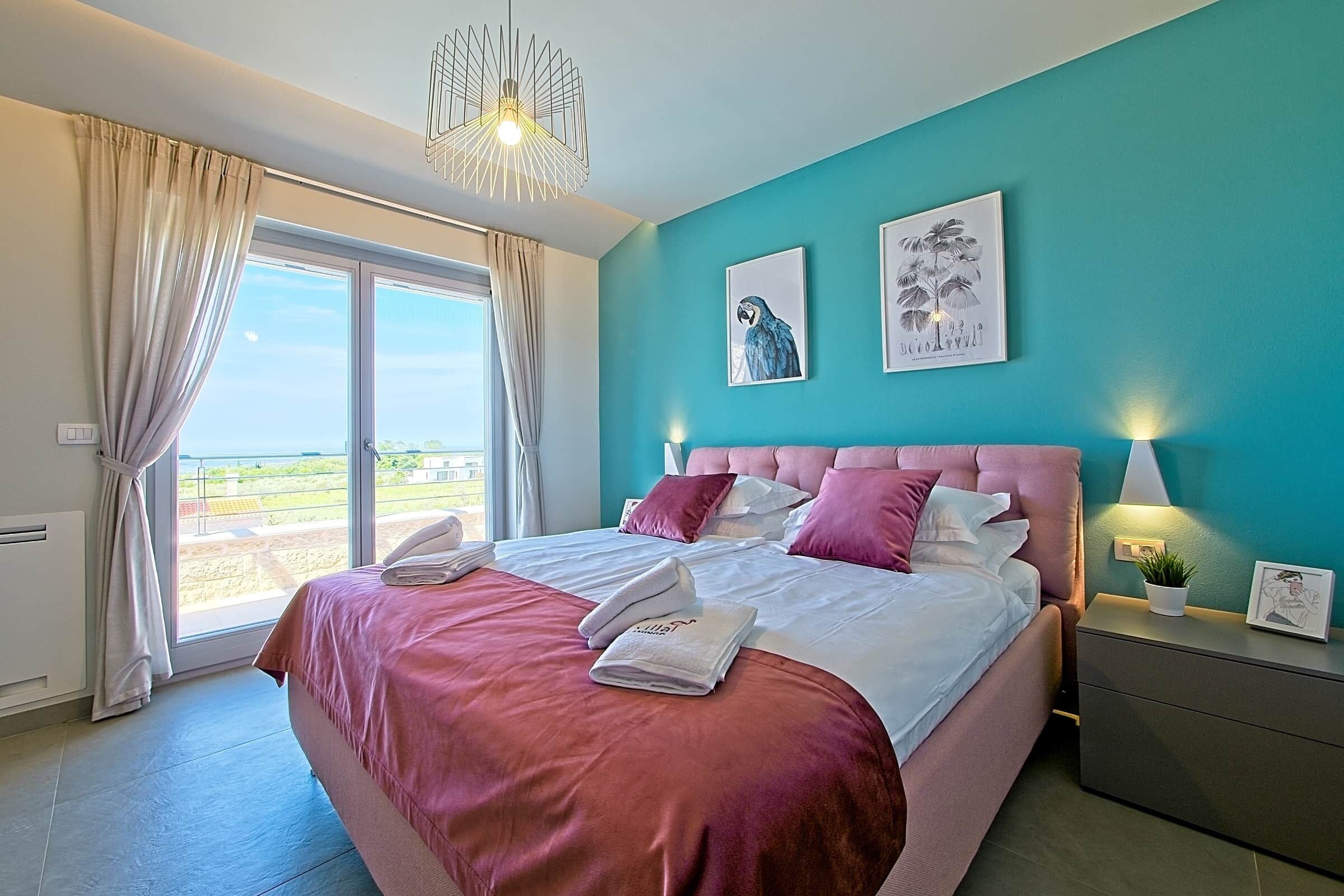 3 bedrooms, in-room safe, desk, iron/ironing board