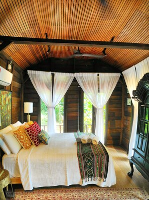 Casa clásica | 1 dormitorio, caja fuerte, sistema de insonorización