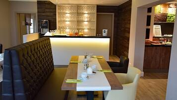 Daily buffet breakfast (EUR 9 per person)