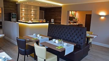 Daily buffet breakfast (EUR 9 per person)
