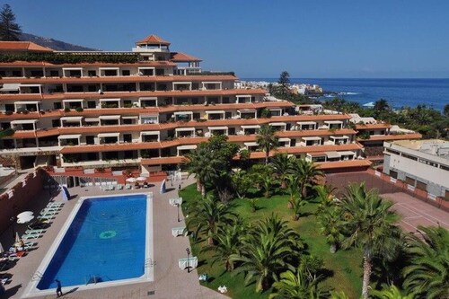 Last minute wifi free - Heated pool - Terrace apartment directly on the beach