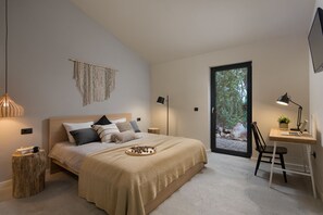 4 Schlafzimmer, Zimmersafe, Schreibtisch, Bügeleisen/Bügelbrett