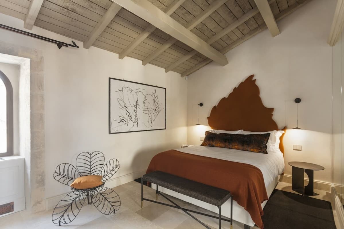 In-room safe, desk, WiFi (free), individually furnished