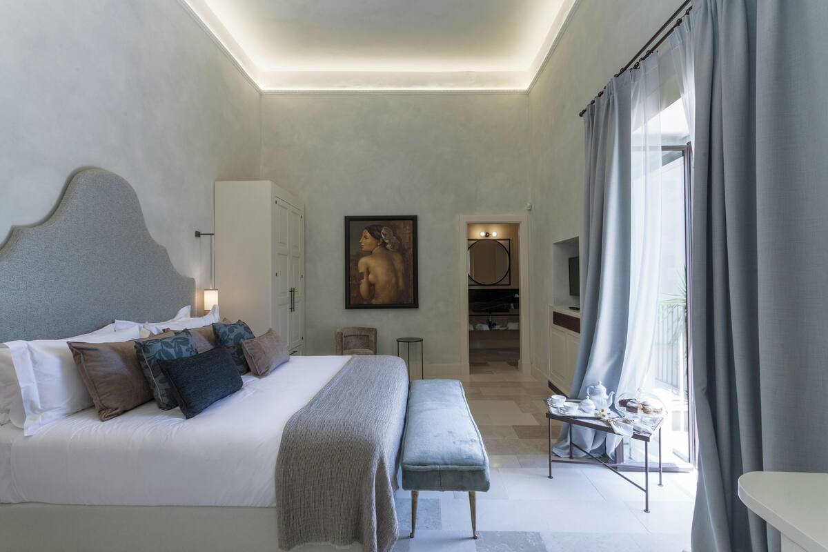 In-room safe, desk, free WiFi, individually furnished
