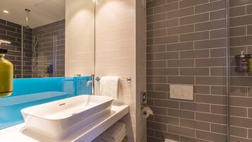 Shower, free toiletries, hair dryer, towels